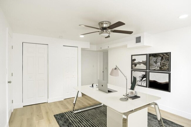 Building Photo - 309 NW 30th Ct