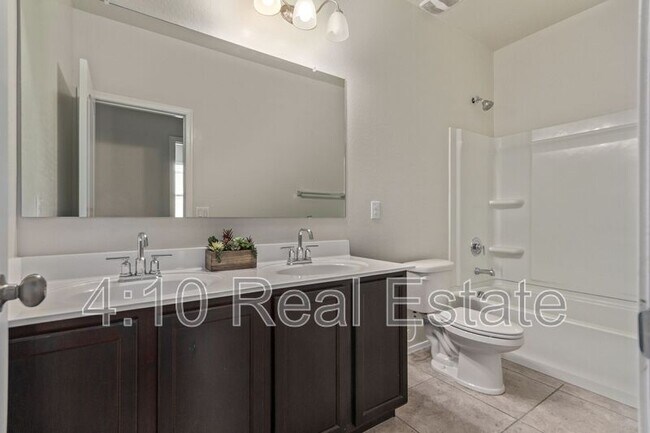 Building Photo - 2403 E Alida Trail
