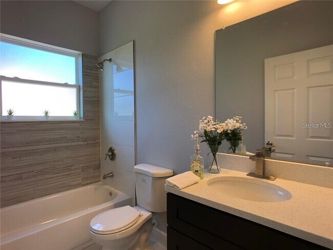 Building Photo - 205 Flounder Pl