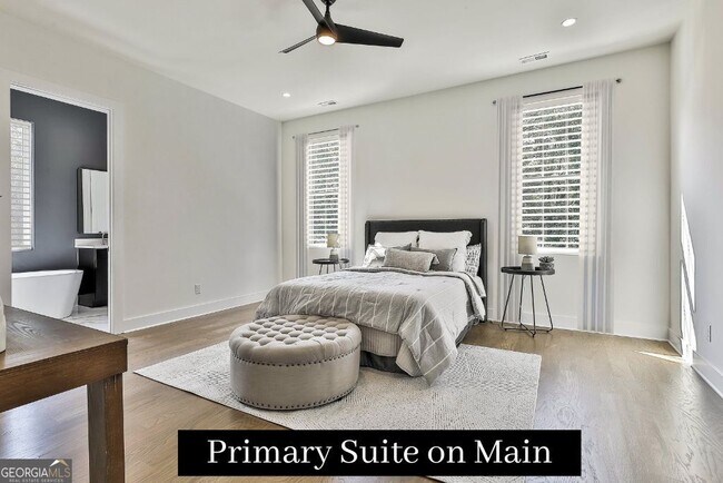 Building Photo - 940 Laurel Brooke Ave