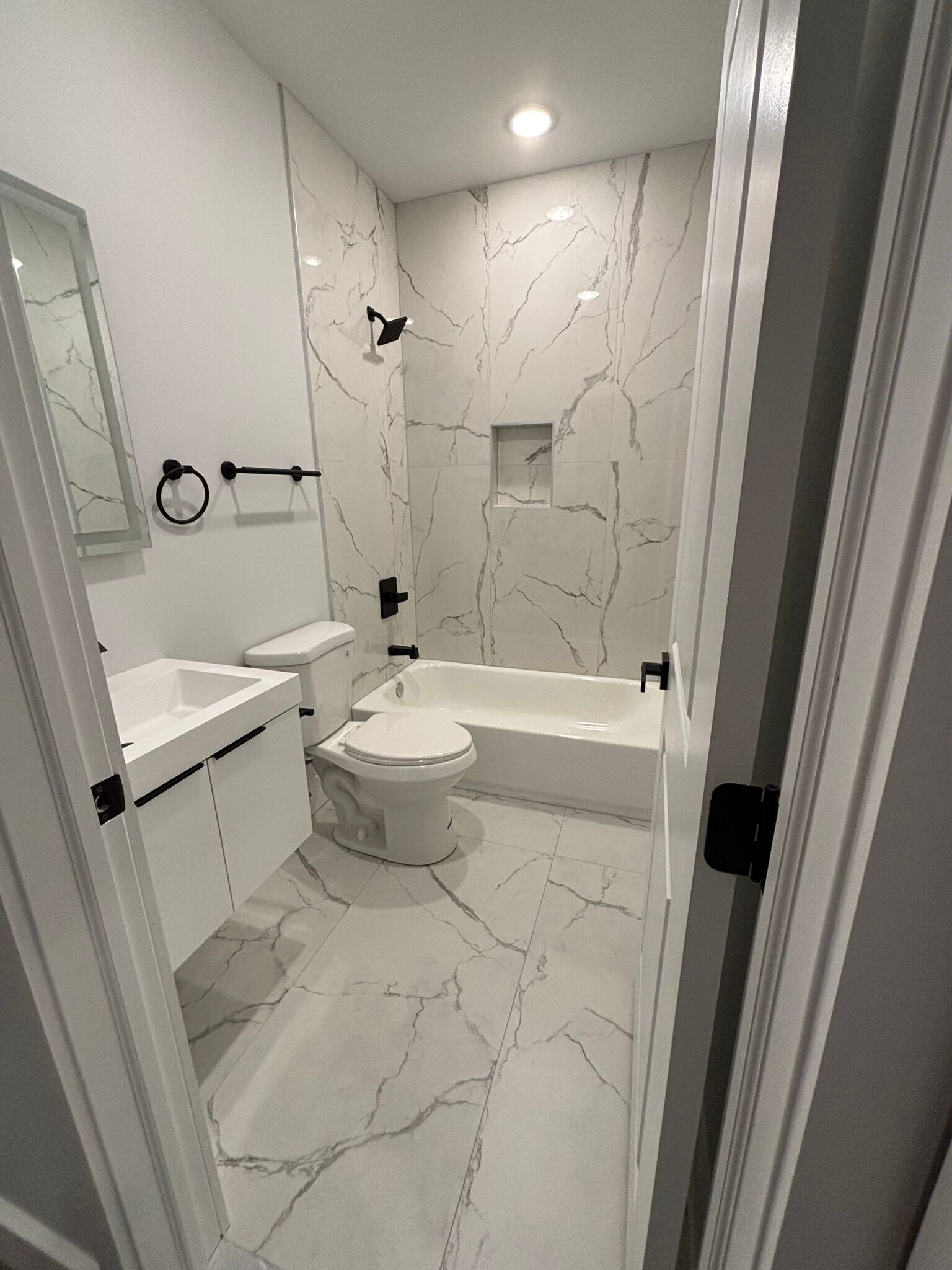 Building Photo - 713 N 42nd St