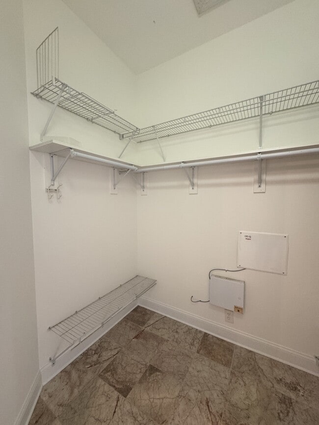 Building Photo - 333 Cipriani Way