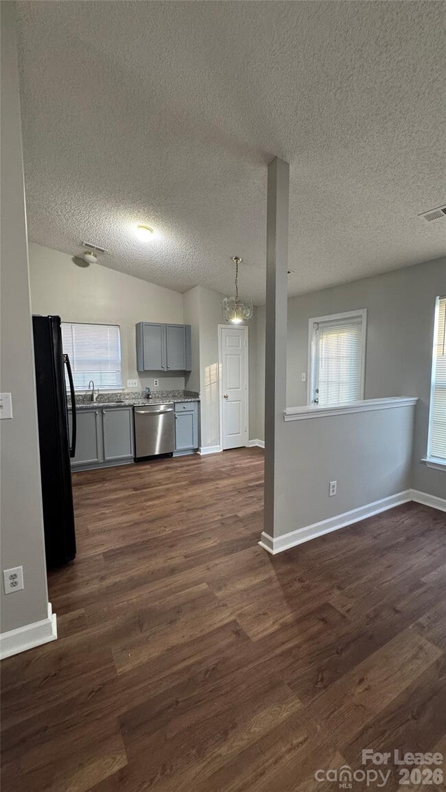 Building Photo - 4913 Hopewood Ln