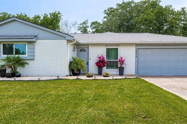 Building Photo - 16614 Forest Bend Ave