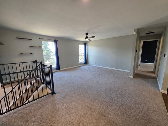 Building Photo - Beautiful 4 Bed, 2 Bath Home In The Heart Of Colorado Springs!!!