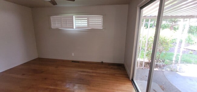 Building Photo - 133 Forest Hill Dr
