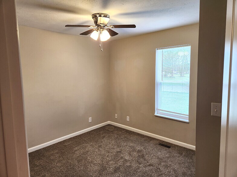 Building Photo - 817 N Ashley St