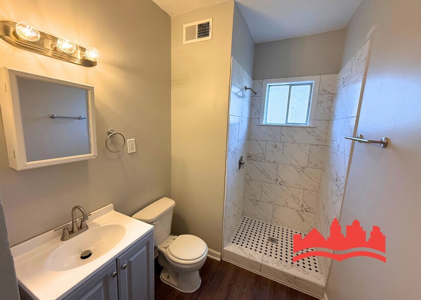 Building Photo - 2244 Cypress Cir