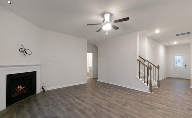 Building Photo - 155 David Hill Dr