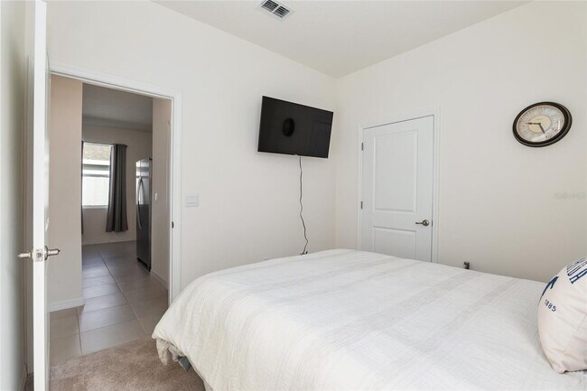 Building Photo - 3 Bedrooms | 2 Bathrooms | 2-Car Garage | Fully Fenced Yard