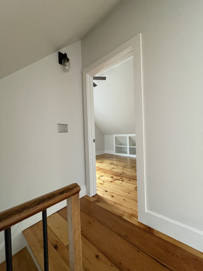 Third Floor Loft Bedroom - 18 North St