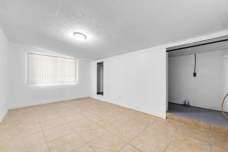 Building Photo - 9155 Sibbald Rd