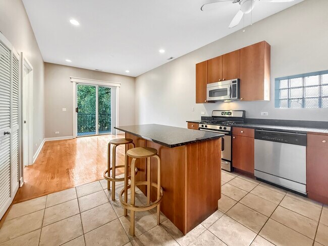 Building Photo - 14 S Leavitt St