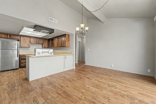 Building Photo - 1142 Nadene Dr