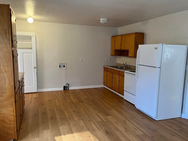 Building Photo - 2350 Rolfe St