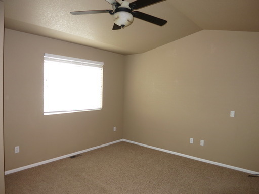 Building Photo - 2BR/2.5BA Townhome in gated community