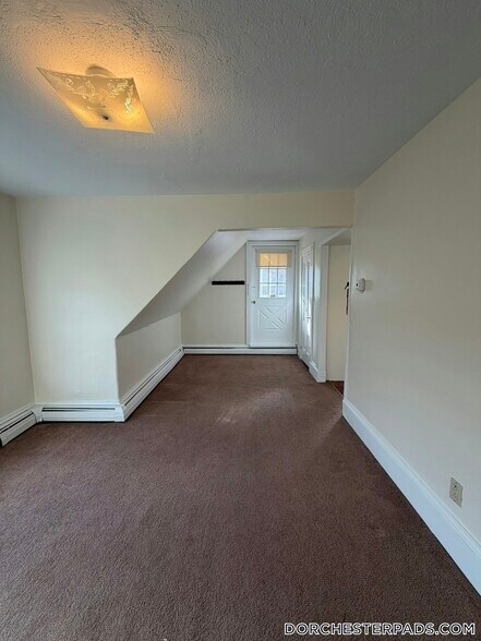 Building Photo - 393 Adams St