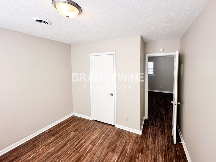 Building Photo - 2865 Spruce Point Rd