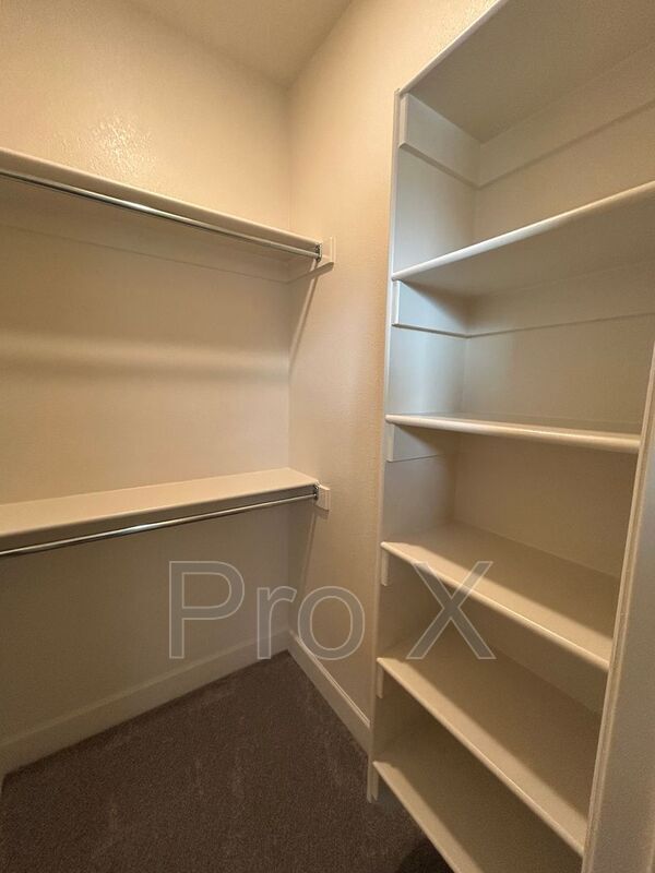 Building Photo - 2004 Charles St