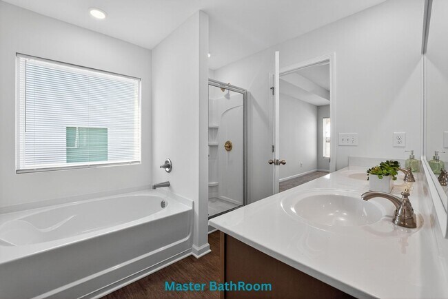 Building Photo - 233 Bloomfield Cir