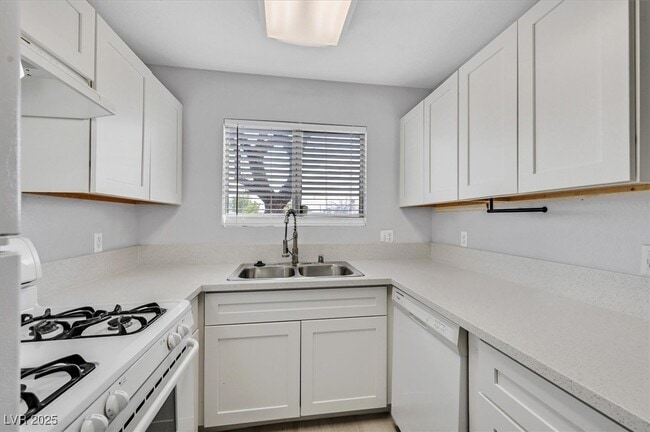 Building Photo - 4400 W Lake Mead Blvd