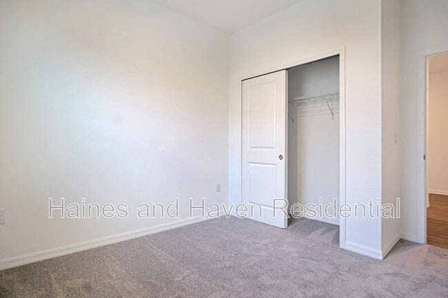 Building Photo - 1315 Normandy Dr