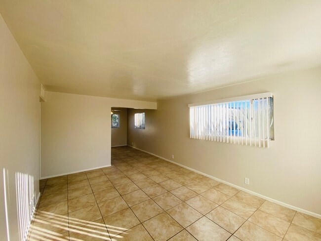 Building Photo - Corner Single Level 2 Bedroom Newly Renova...