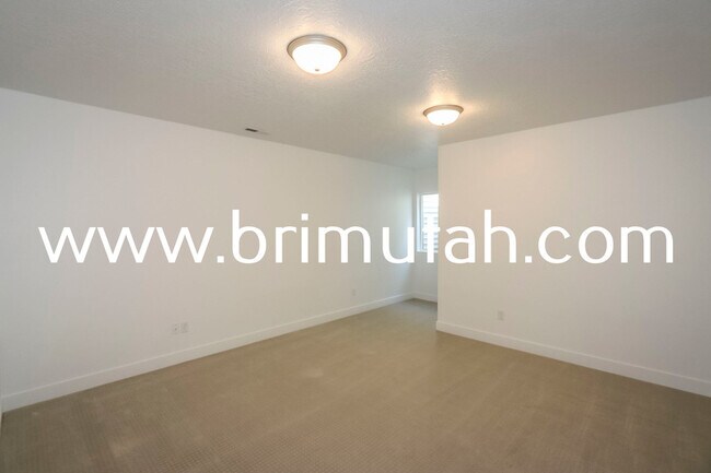 Building Photo - 9204 S. Holiday Bowl Court