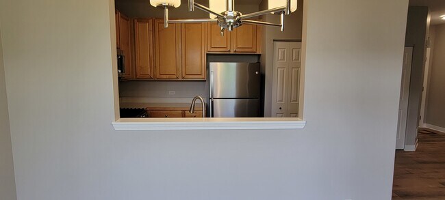 Building Photo - 321 Robin Glen Ln