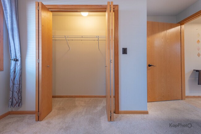 Building Photo - 519 S Maplewood Ave