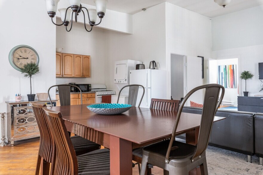 Building Photo - 351 E 117th St