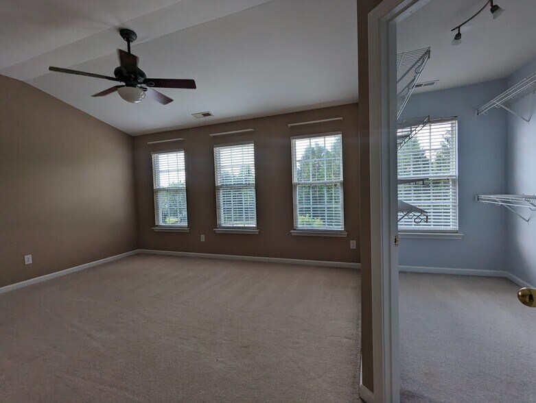 3rd bedroom - 106 Chandler Chase Ct