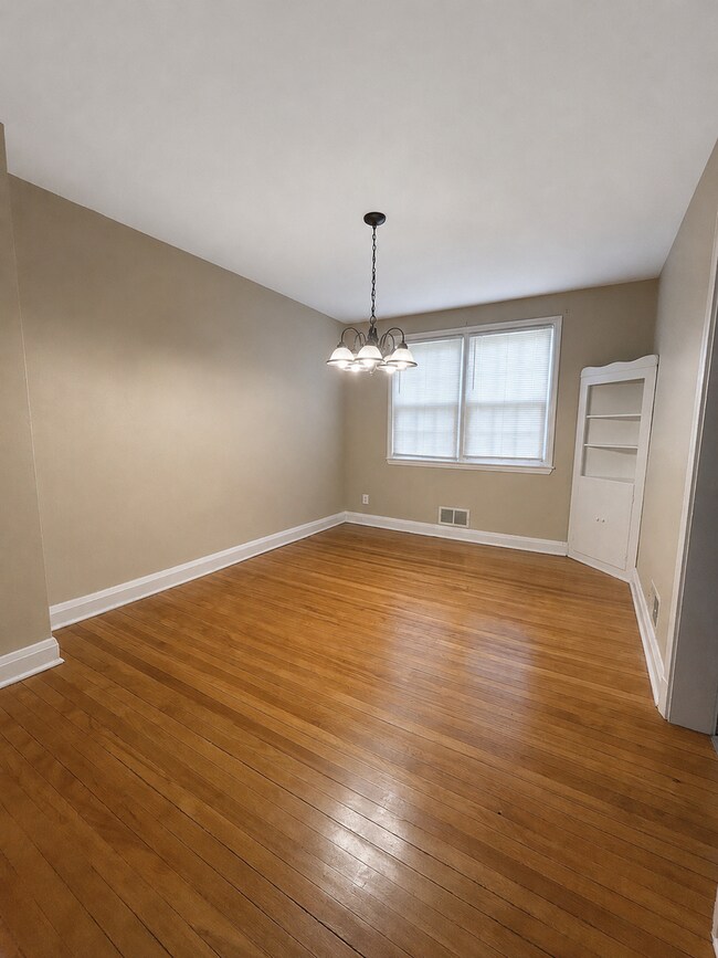 Building Photo - Beautifully Remodeled 3-Bedroom Home with Modern Comforts