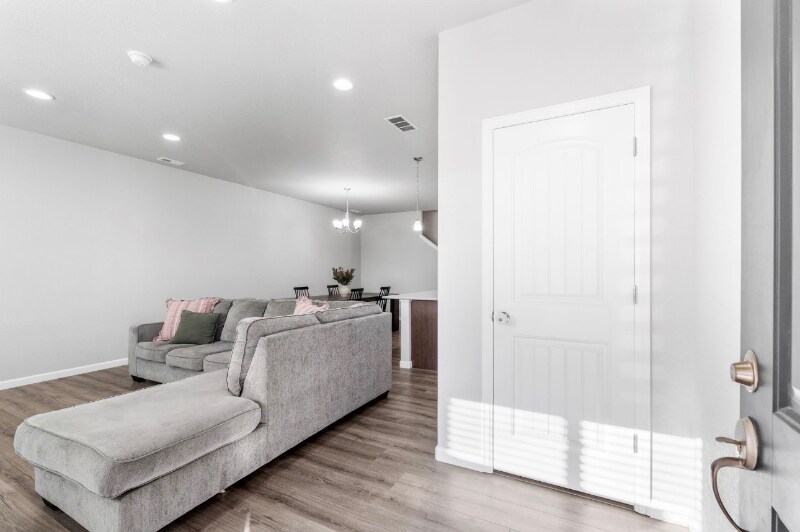 Building Photo - 6115 White Wolf Pt