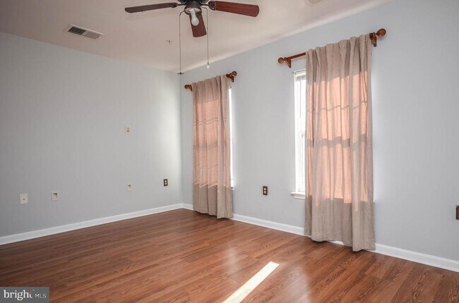 Building Photo - 116 Moore Dr