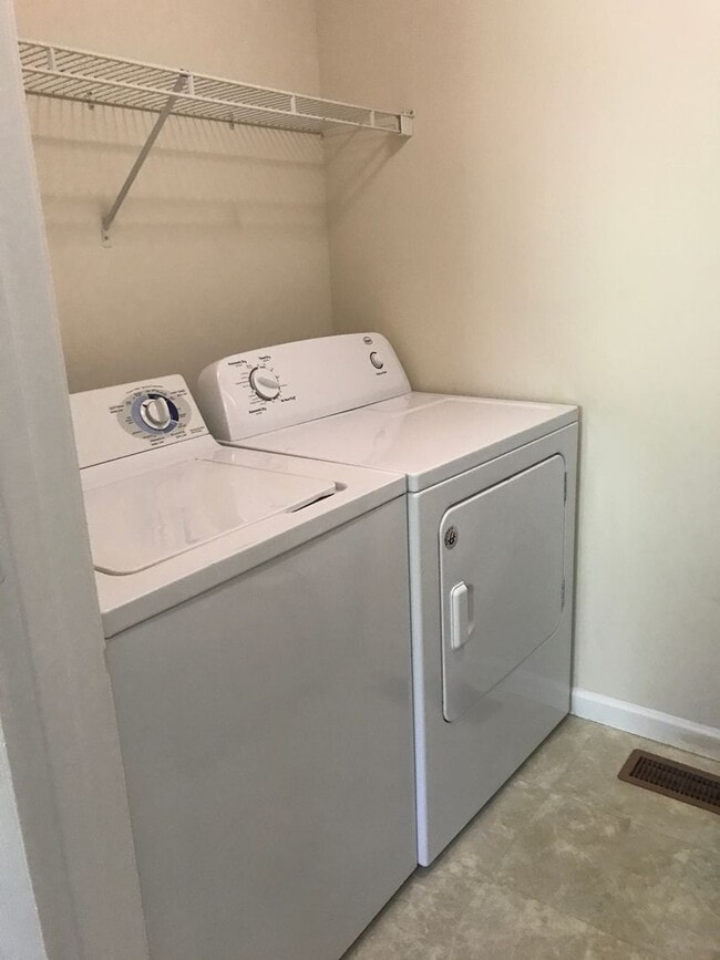 Building Photo - King George 3 Bedroom End Unit