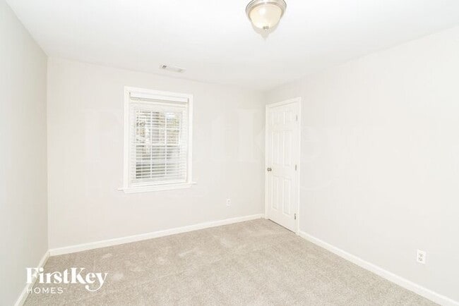 Building Photo - 3966 Oglesby Rd