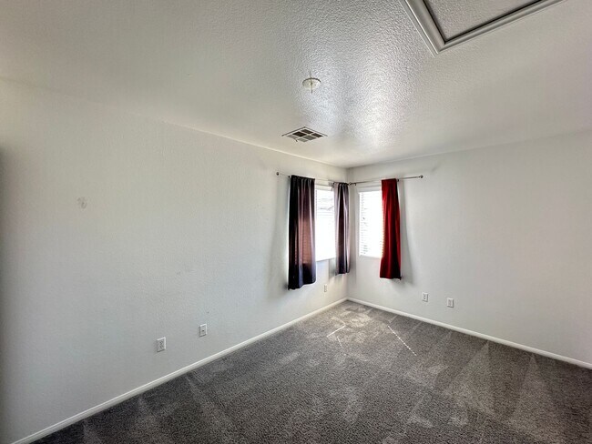 Building Photo - Santa Barbara At Summerlin