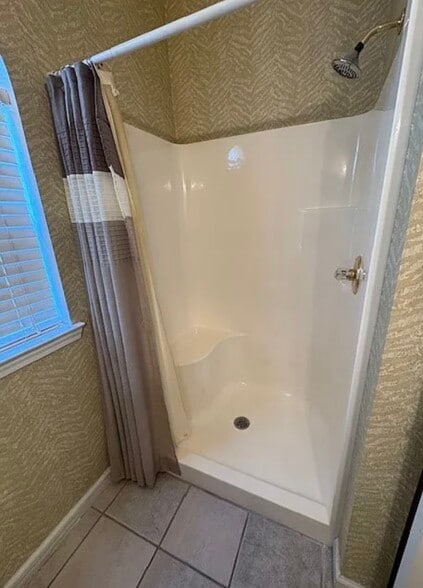 Building Photo - 1694 Red Oak Dr