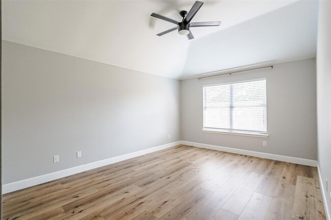 Building Photo - 5928 Lomita Verde Cir
