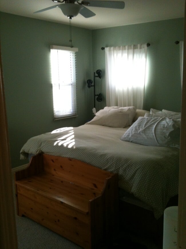 Bedroom - 4215 Mildred Ave