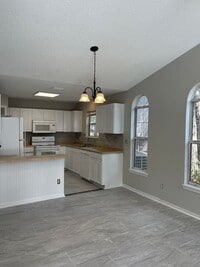 Building Photo - 265 Windridge Dr