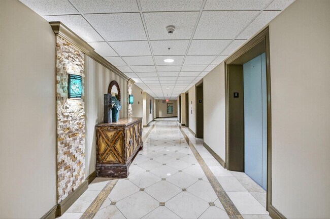 Building Photo - 3020 NE 32nd Ave