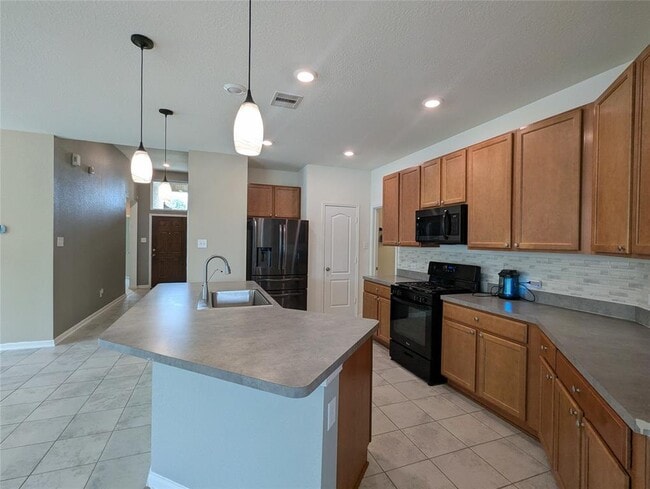 Building Photo - 28422 Aubrey Orchard Ln