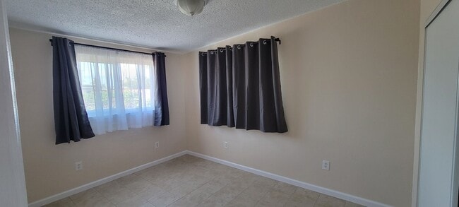 Building Photo - 3Bed/2Bath House w/1-Car Garage, Great Yar...