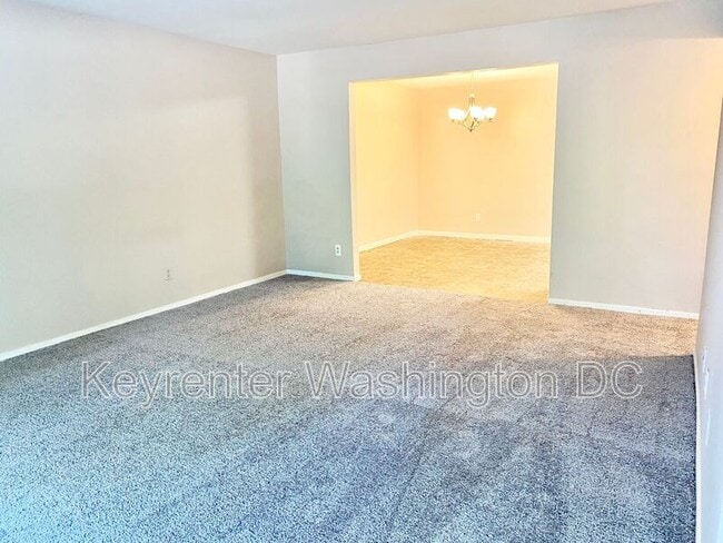 Building Photo - 17405 Pipers Way