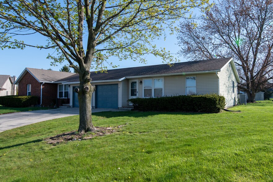 Primary Photo - 152 Pierre Pl