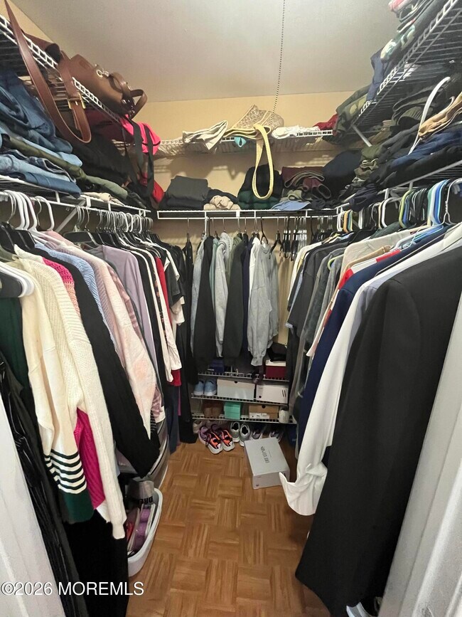 Building Photo - 19 Augusta Ct