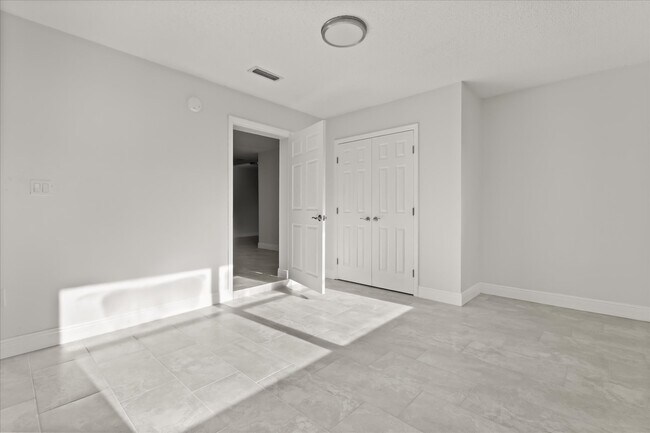 Building Photo - 4823 Pine Needle Dr