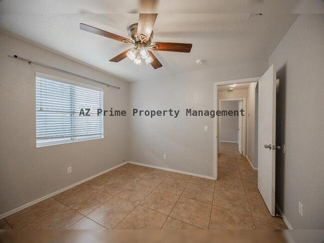 Building Photo - 5014 W Ponderosa Ln